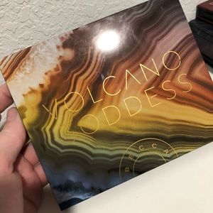 Becca Volcano Goddess Palette